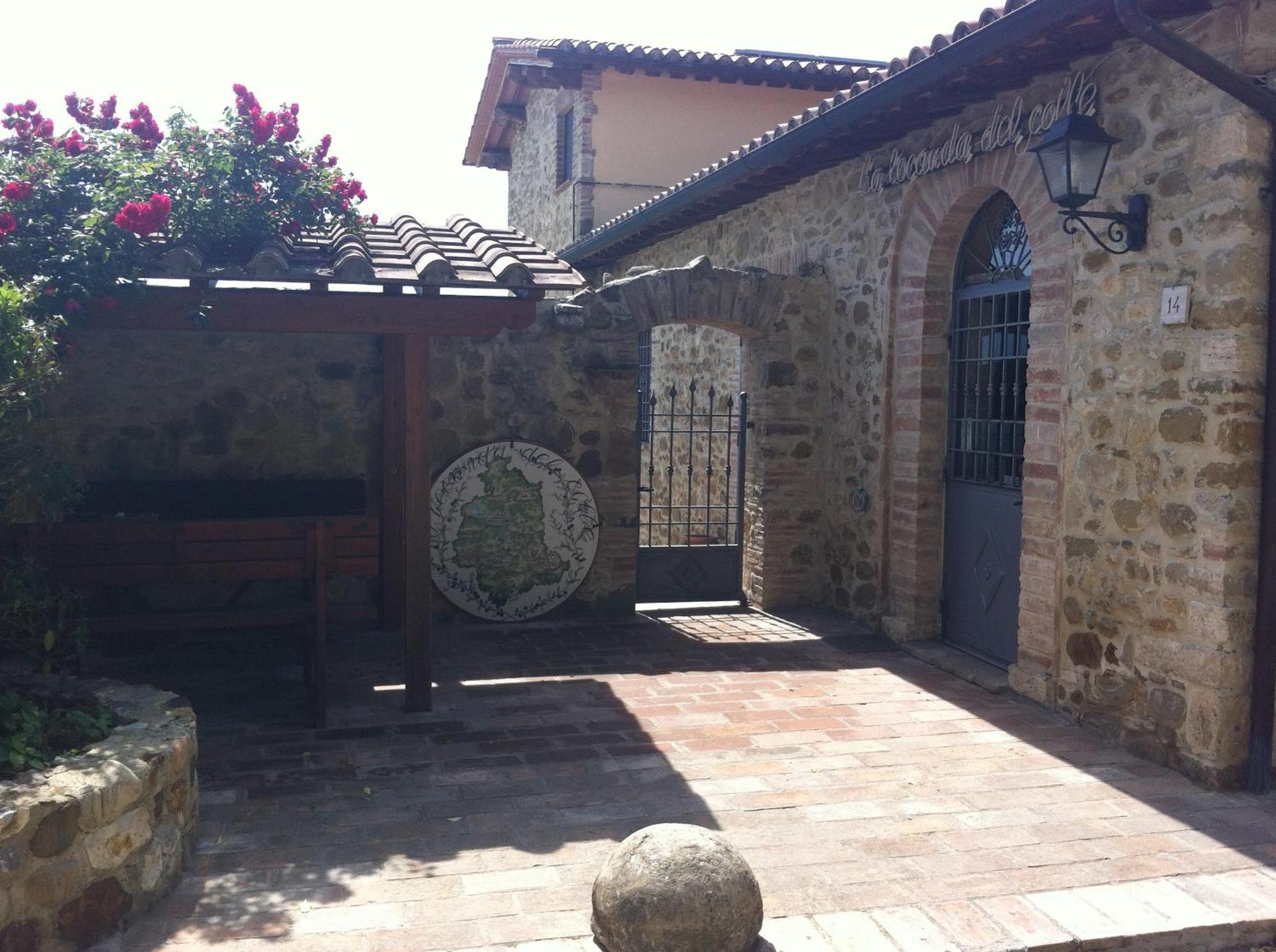 La Locanda Del Colle Acomodação com café da manhã Canalicchio Exterior foto